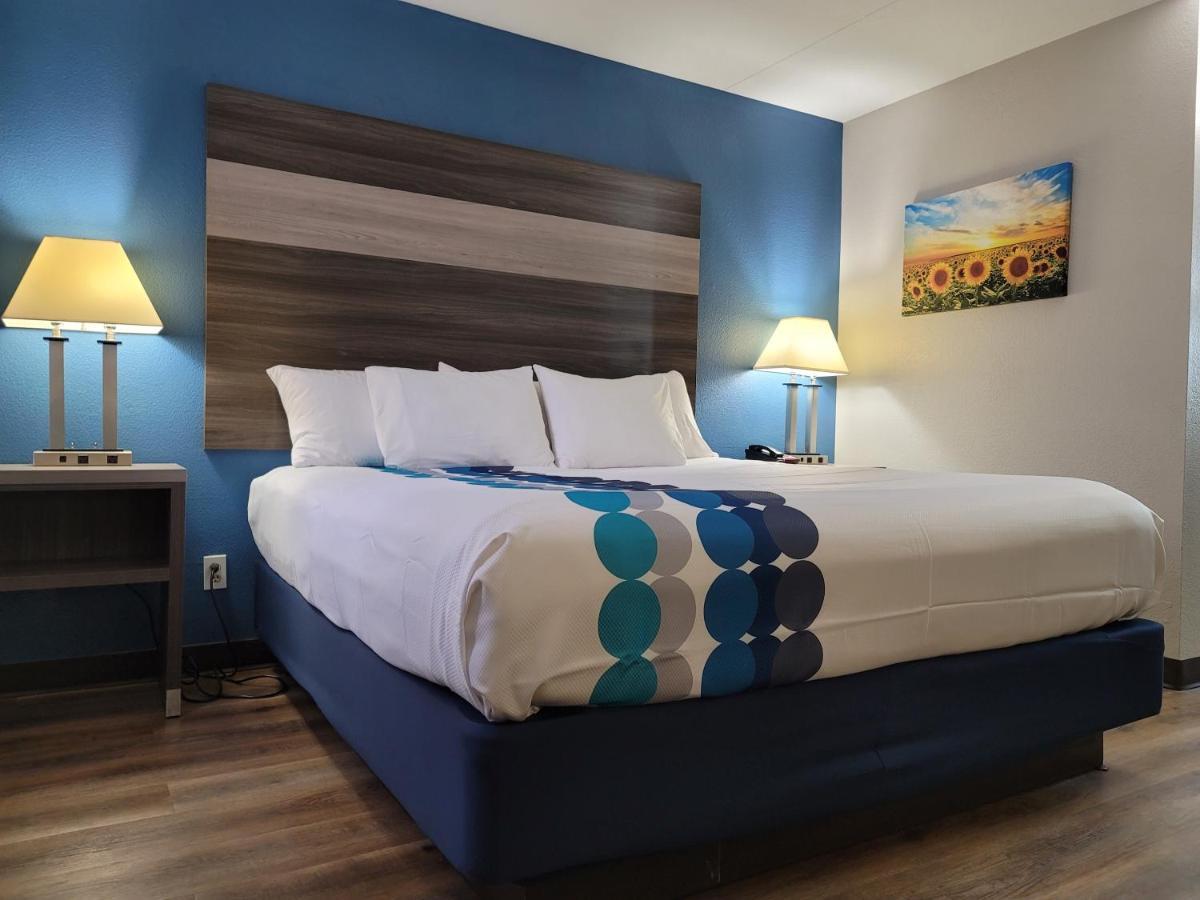 Wingate By Wyndham Wichita Airport Hotel ภายนอก รูปภาพ
