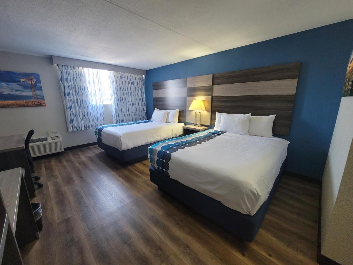 Wingate By Wyndham Wichita Airport Hotel ภายนอก รูปภาพ