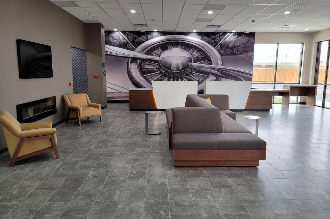 Wingate By Wyndham Wichita Airport Hotel ภายนอก รูปภาพ
