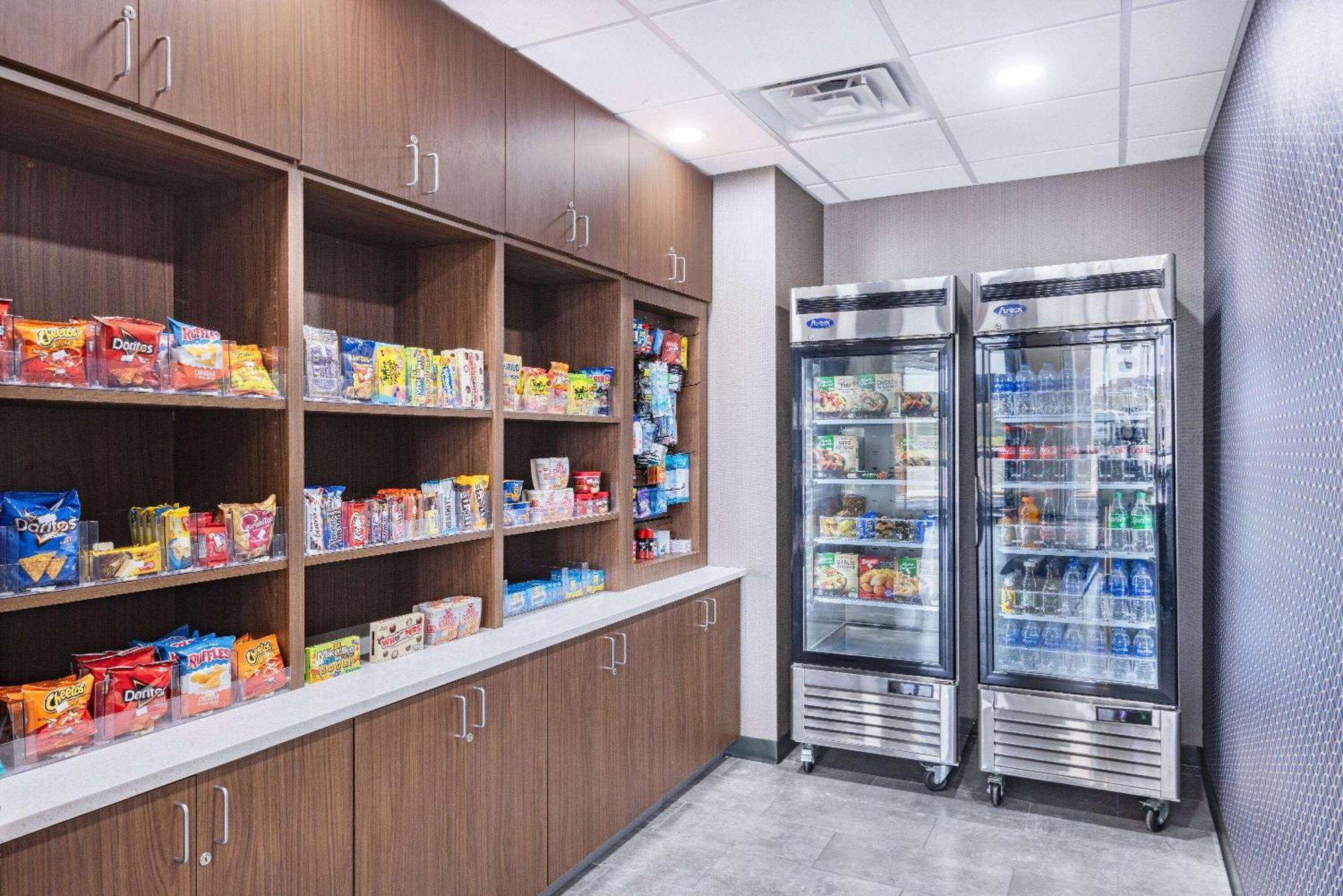 Wingate By Wyndham Wichita Airport Hotel ภายนอก รูปภาพ