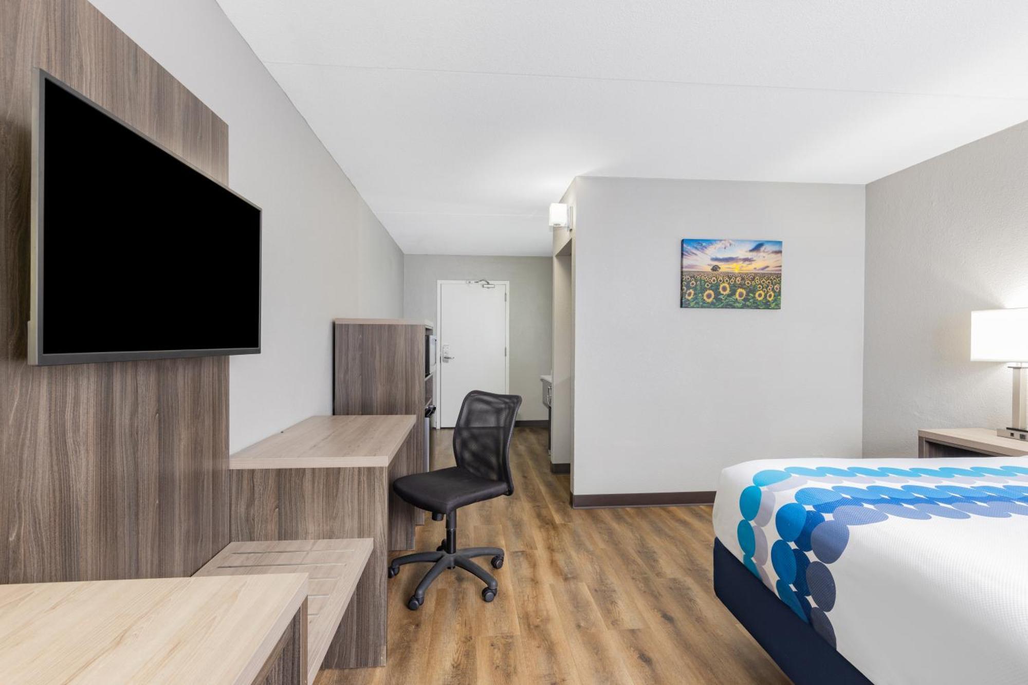 Wingate By Wyndham Wichita Airport Hotel ภายนอก รูปภาพ